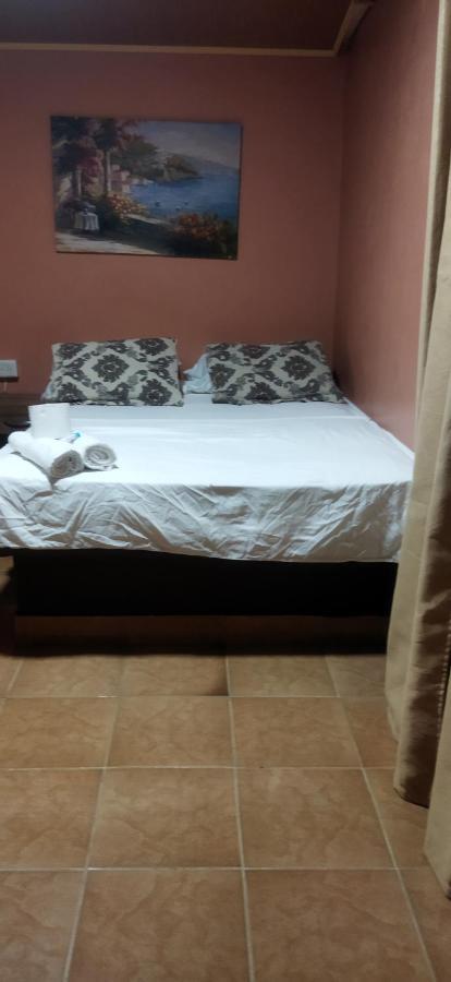 Ofiuras Hostal Otel Colon Dış mekan fotoğraf